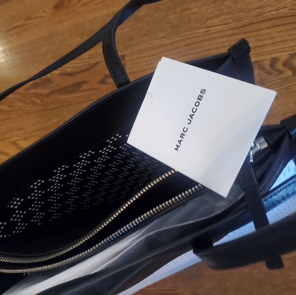 Marc Jacobs Perforated Grind Tote Bag New NWT - Picture 6 of 10